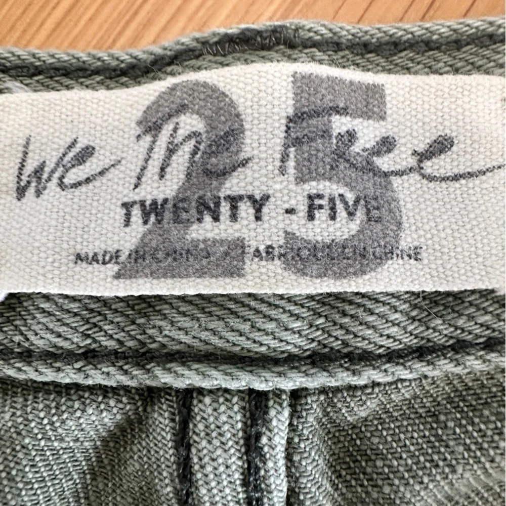 Free People We The Free Olive Geeen Distressed Denim Shorts Size 25 - Picture 4 of 8